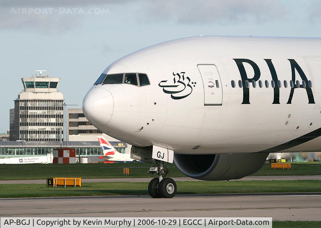 AP-BGJ, 2003 Boeing 777-240/ER C/N 33775, 777 and Tower
