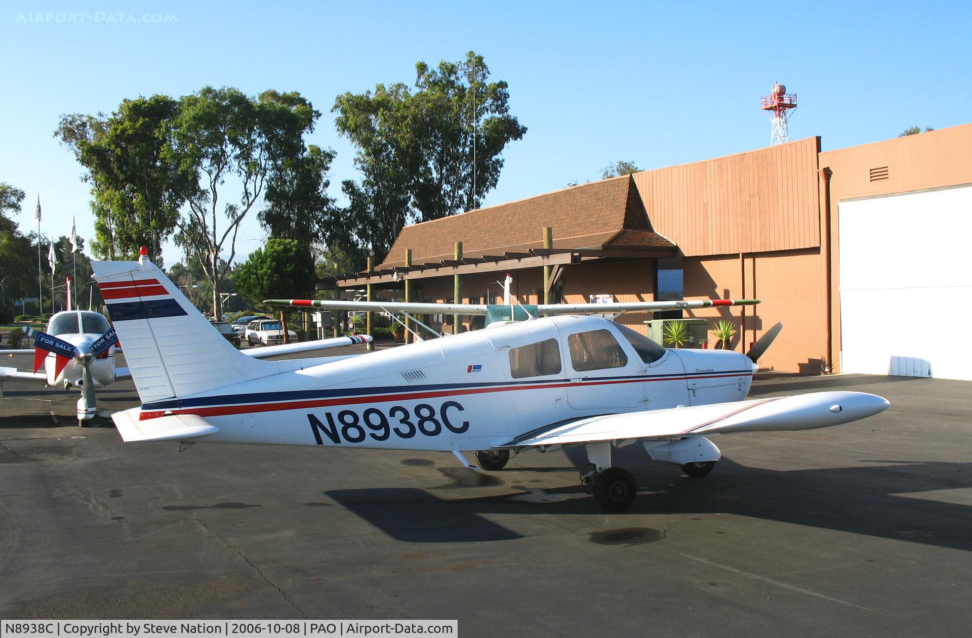 N8938C, 1976 Piper PA-28-140 C/N 28-7625136, 1976 Piper PA-28-140 @ Palo Alto Airport, CA