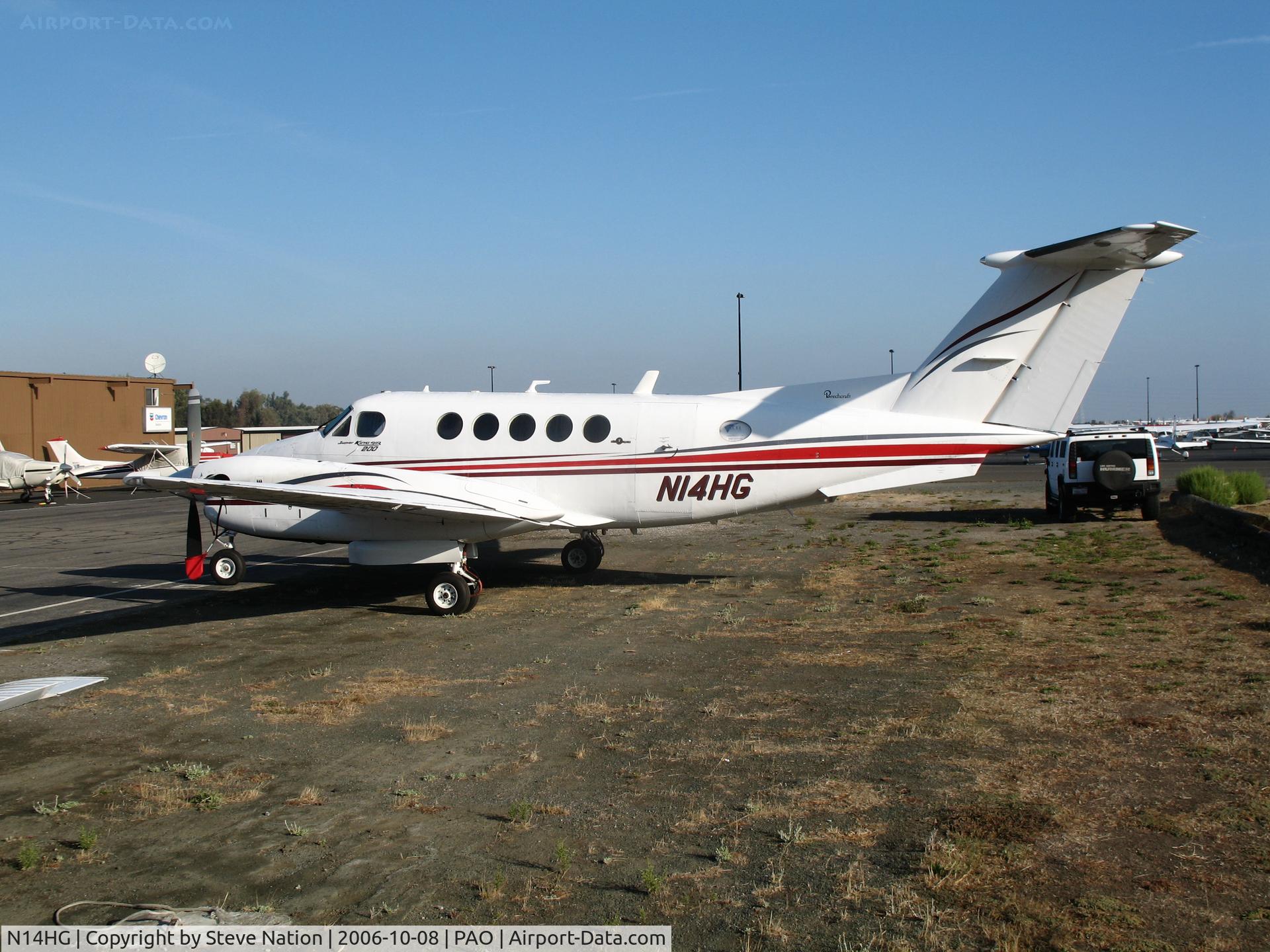 N14HG, 1982 Beech B200 King Air C/N BB-1071, Steady Compass 1982 Beech King Air B200 @ Palo Alto Airport, CA
