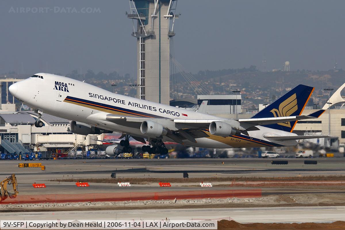 9V-SFP, 2005 Boeing 747-412F/SCD C/N 32902, Singapore Airlines Cargo 9V-SFP (FLT SQC7965) departing RWY 25R enroute to Hong Kong Int'l (VHHH).