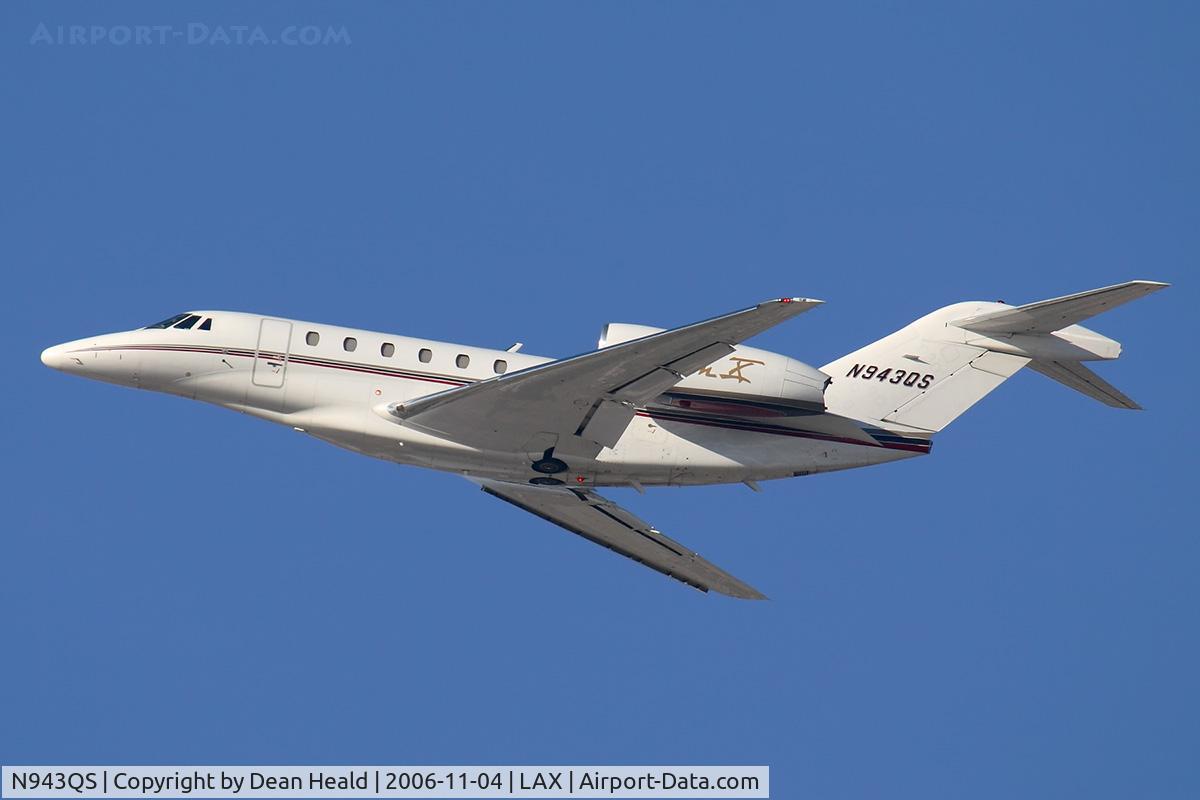 N943QS, 1998 Cessna 750 Citation X Citation X C/N 750-0043, NetJets Aviation Inc N943QS (FLT EJA943) - Citation X - climbing out from RWY 25R enroute to Metropolitan Oakland Int'l (KOAK).