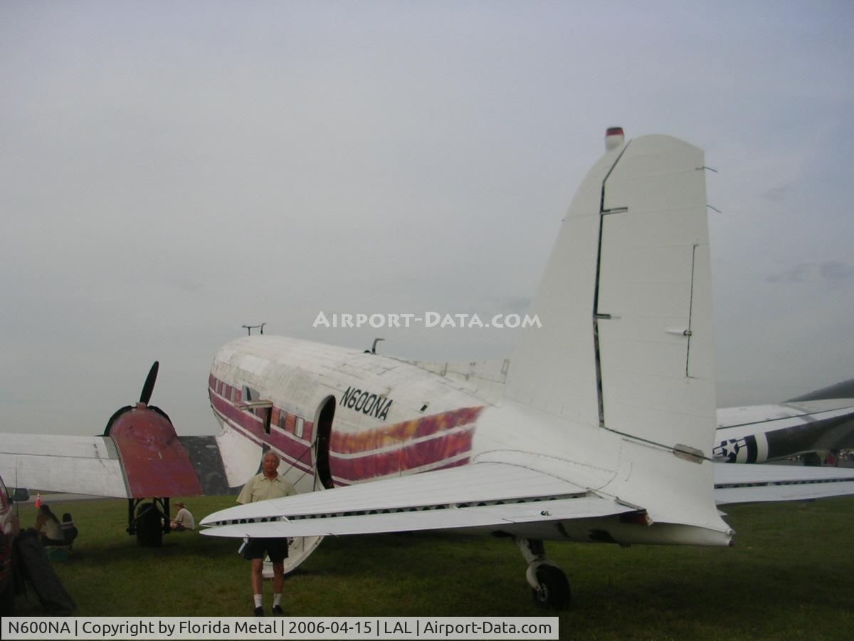 N600NA, 1940 Douglas DC-3A-228D C/N 3291, Sun N Fun