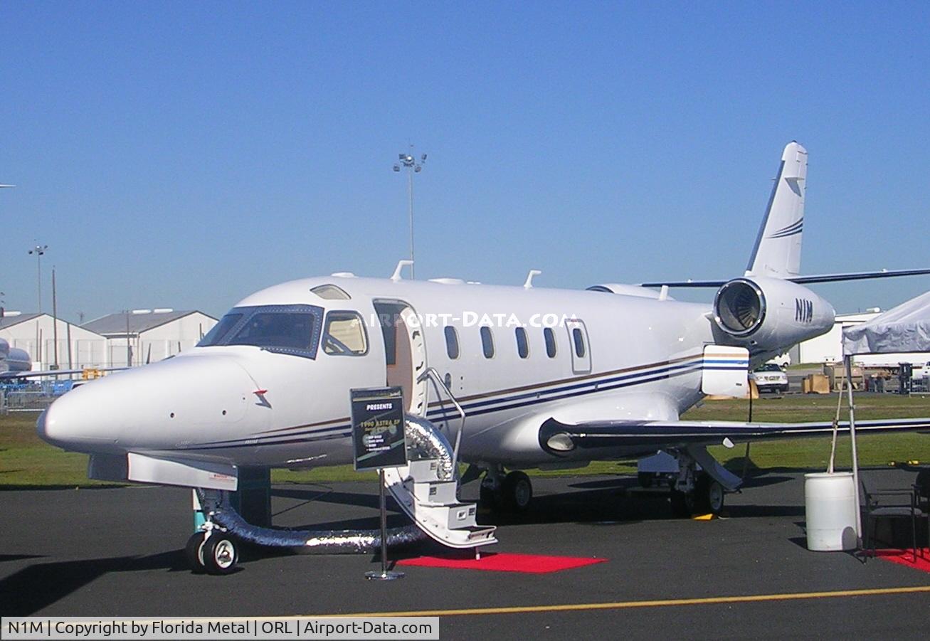 N1M, 1987 Canadair Challenger 601-3A (CL-600-2B16) C/N 5008, NBAA 2005