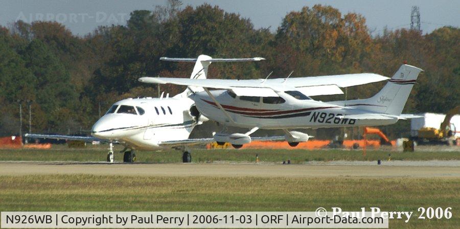 N926WB, 2000 Cessna 182S Skylane C/N 18280819, Better view of the flaps, and of the traffic