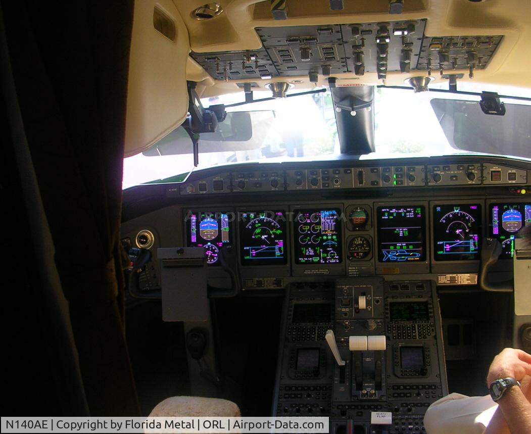N140AE, 2004 Bombardier BD-700-1A11 Global 5000 C/N 9140, NBAA 2005