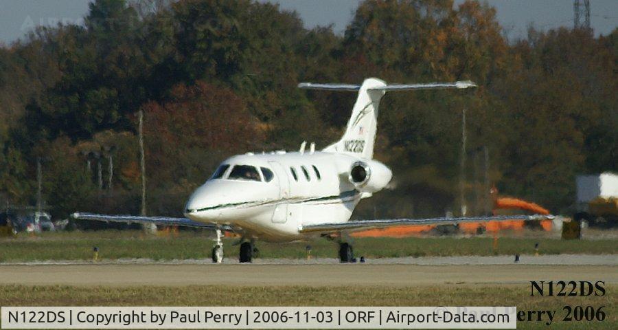 N122DS, Raytheon Aircraft Company 390 C/N RB-100, Taxiing from the GA Ramp, headed for the end of RWY5