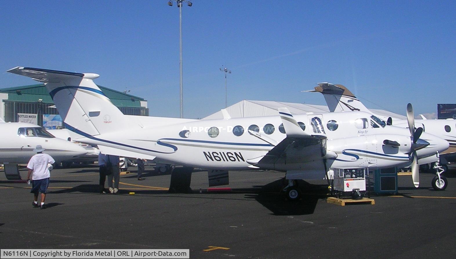 N6116N, Raytheon Aircraft Company B300 C/N FL-416, NBAA 2005