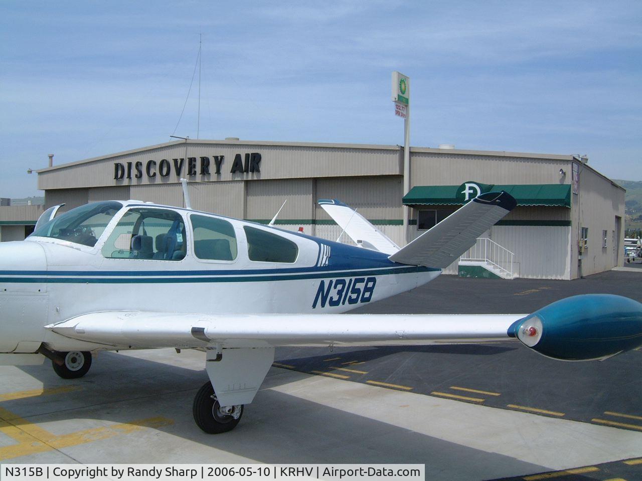N315B, 1956 Beech H35 Bonanza C/N D-4866, Refueling N315B