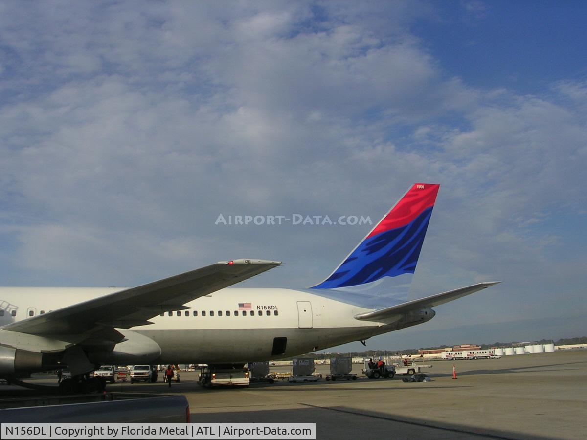 N156DL, 1991 Boeing 767-3P6 C/N 25354, At Concourse E