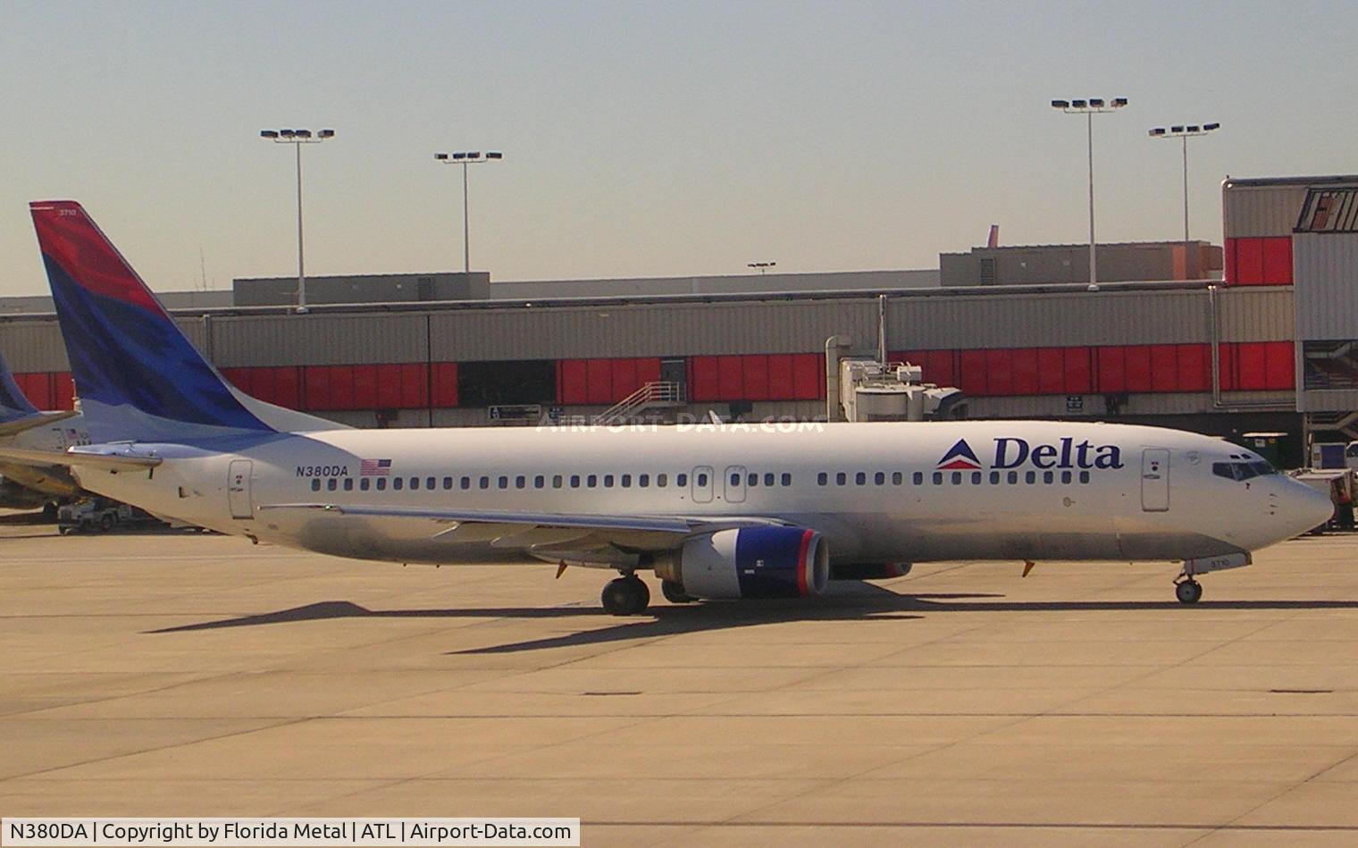 N380DA, 1999 Boeing 737-832 C/N 30266, Delta
