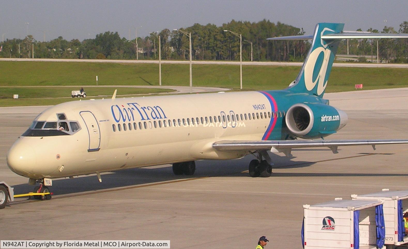 N942AT, 1999 Boeing 717-200 C/N 55005, Old colors in Orlando