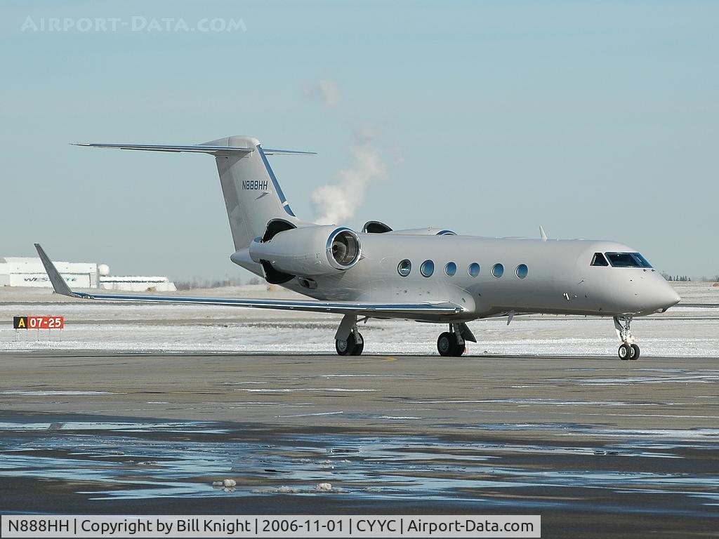 N888HH, 2005 Gulfstream Aerospace GIV-X (G450) C/N 4029, Stopping at customs