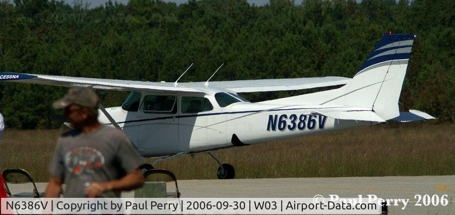 N6386V, 1980 Cessna 172RG Cutlass RG C/N 172RG0649, Taxiing out, laden with paying passengers