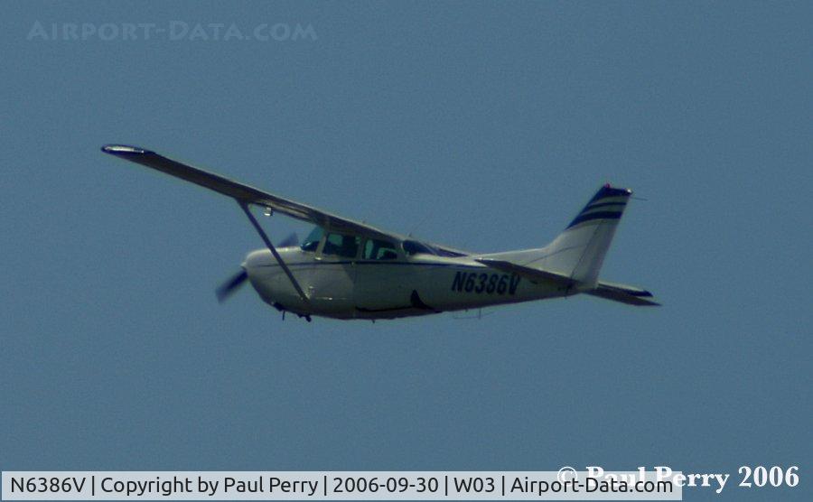 N6386V, 1980 Cessna 172RG Cutlass RG C/N 172RG0649, Gear up, and another sight-seeing hop is underway