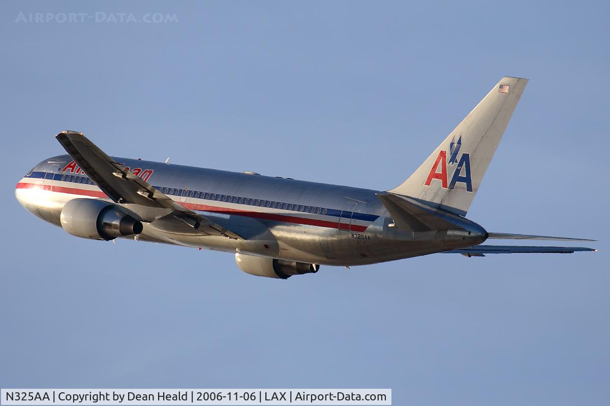 N325AA, 1986 Boeing 767-223 C/N 22326, American Airlines N325AA (FLT AAL242) climbing out from RWY 25R enroute to John F Kennedy Int'l (KJFK).
