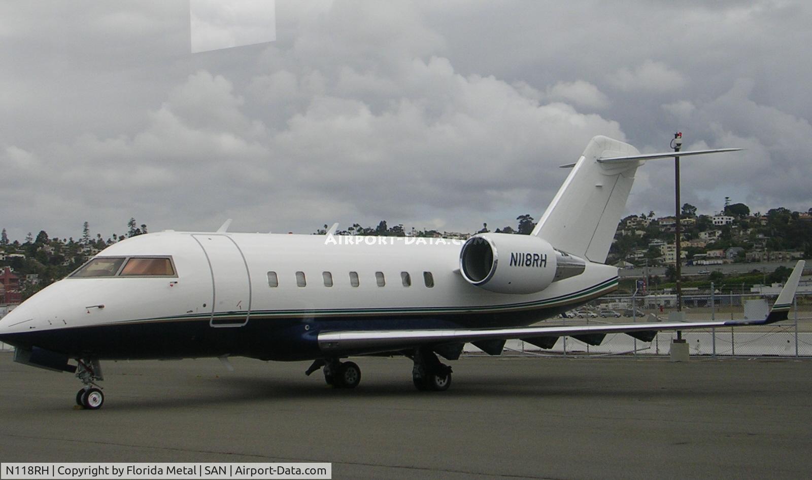 N118RH, 2001 Bombardier Challenger 604 (CL-600-2B16) C/N 5516, GA Ramp