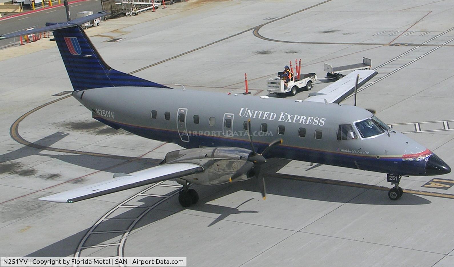 N251YV, 1993 Embraer EMB-120ER Brasilia C/N 120251, commuter terminal