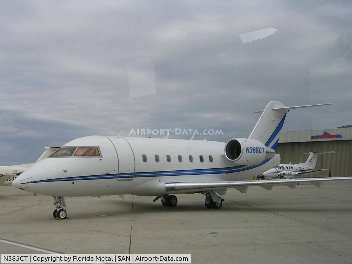N385CT, 2004 Bombardier Challenger 604 (CL-600-2B16) C/N 5592, ramp