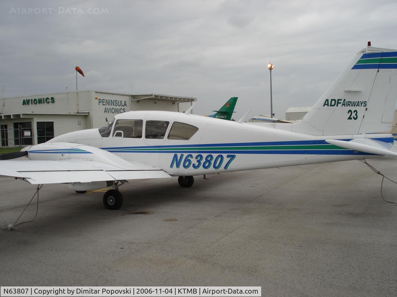 N63807, 1977 Piper PA-23-250 C/N 27-7754131, Tamiami Airport
