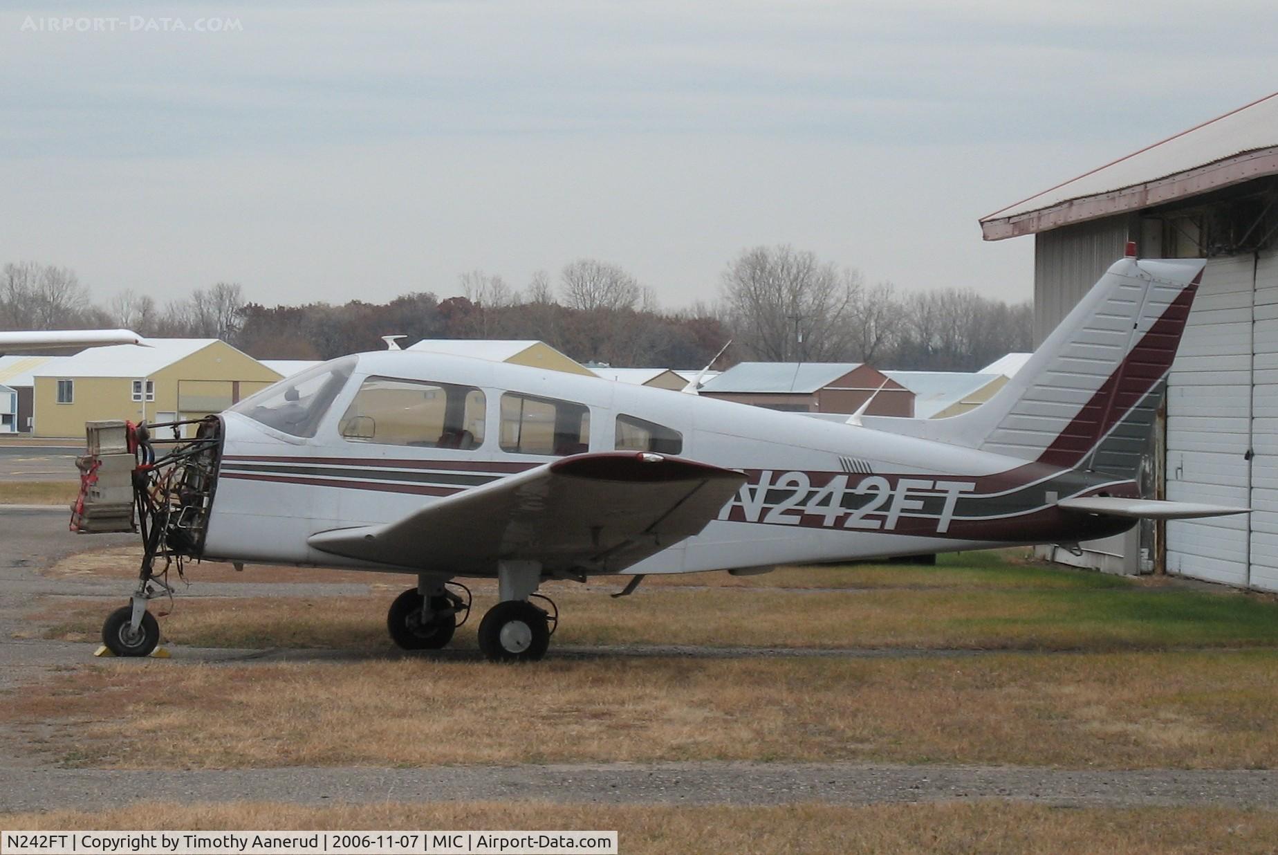 N242FT, 1982 Piper PA-28-161 C/N 28-8216201, 1982 Piper PA-28-161, c/n 28-8216201, Parked at Minneapolis Crystal