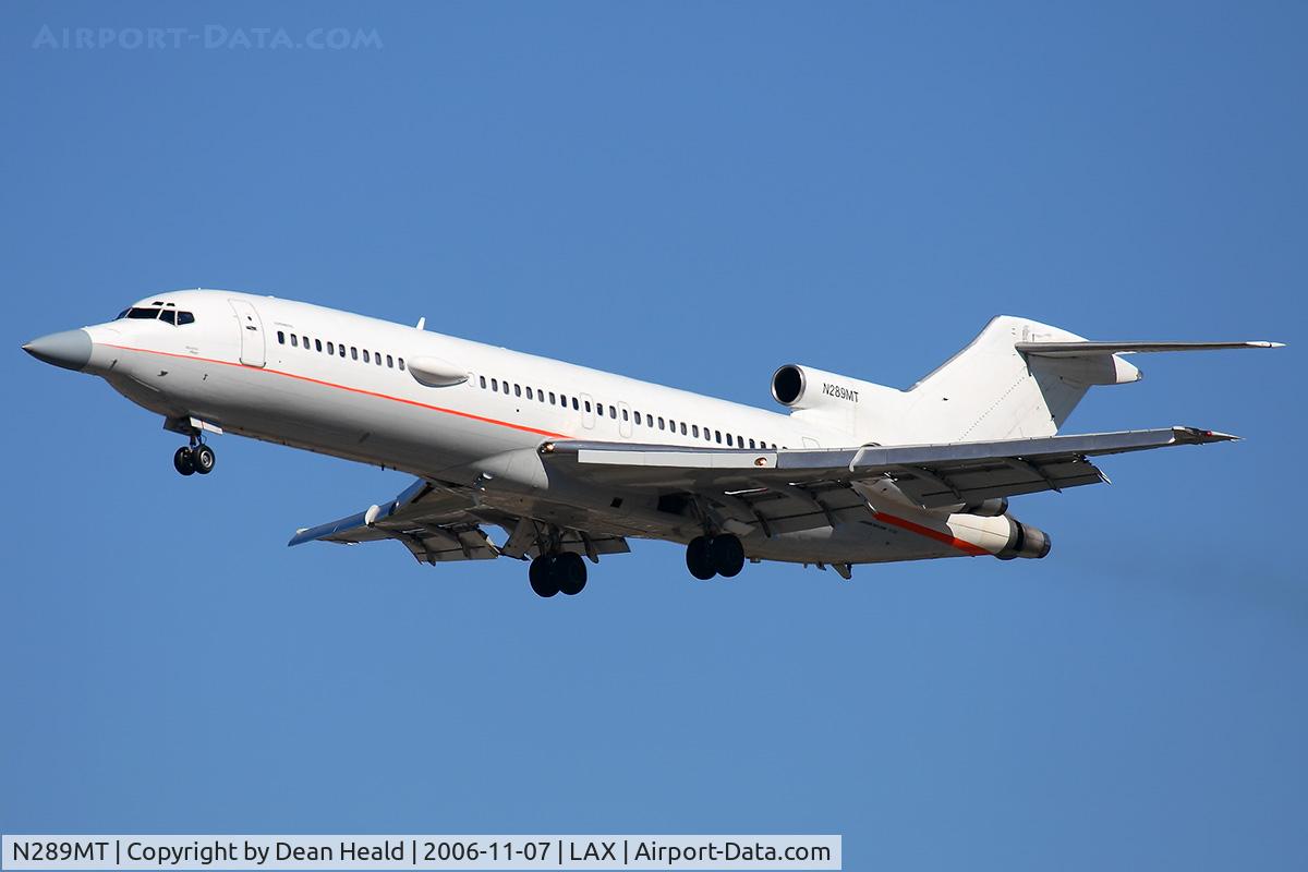 N289MT, 1981 Boeing 727-223 C/N 22467, Raytheon 727 testbed aircraft on final approach to RWY 24R.