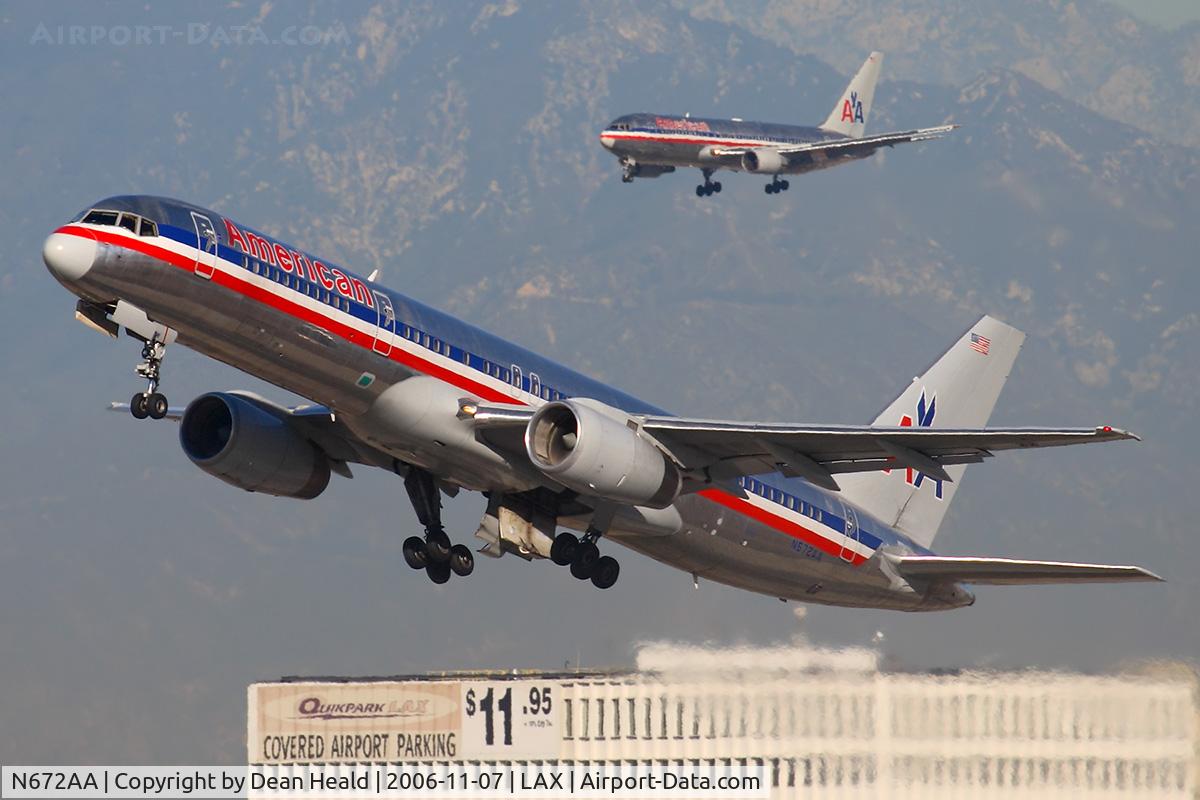 N672AA, 1992 Boeing 757-223 C/N 25337, American Airlines N672AA (FLT AAL1624) climbing out from RWY 25R enroute Chicago Ohare Int'l (KORD) with a company 767-200 (FLT AAL3) on short final to RWY 24R.