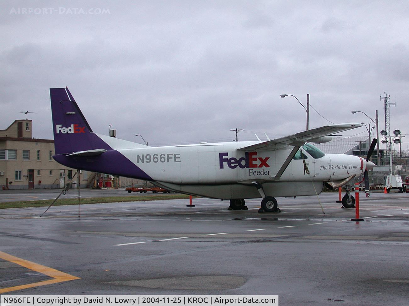 N966FE, 1988 Cessna 208B C/N 208B0086, N966FE at KROC.