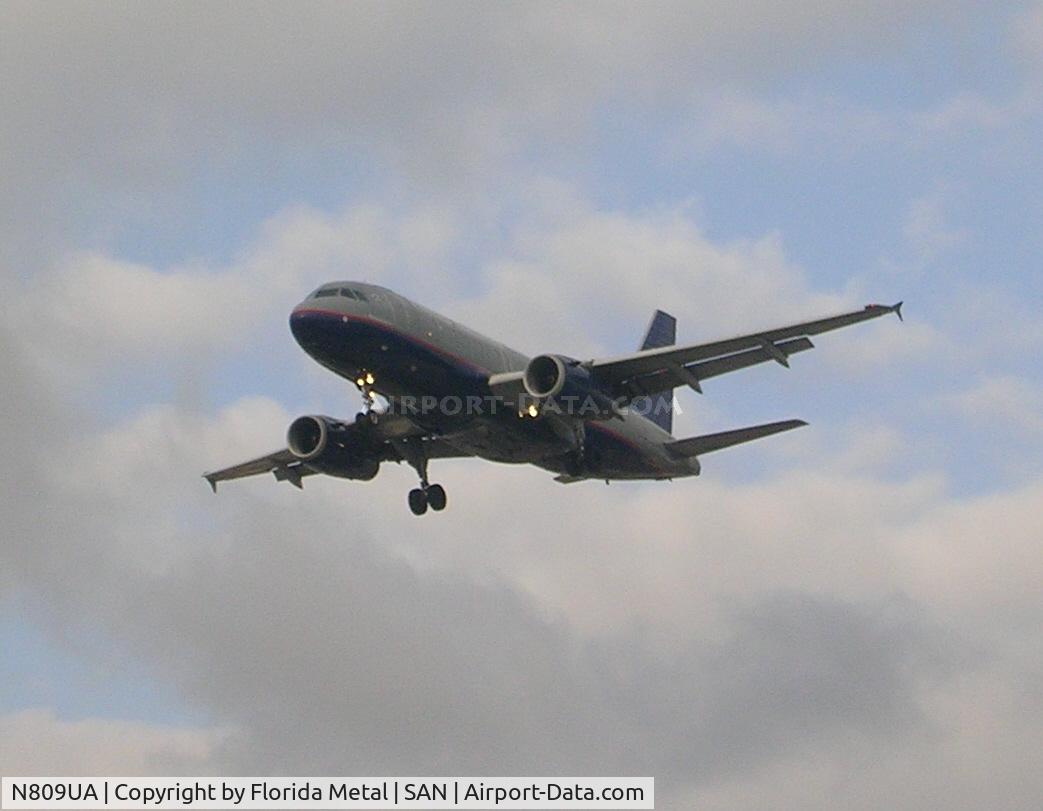 N809UA, 1998 Airbus A319-131 C/N 825, Balboa Park