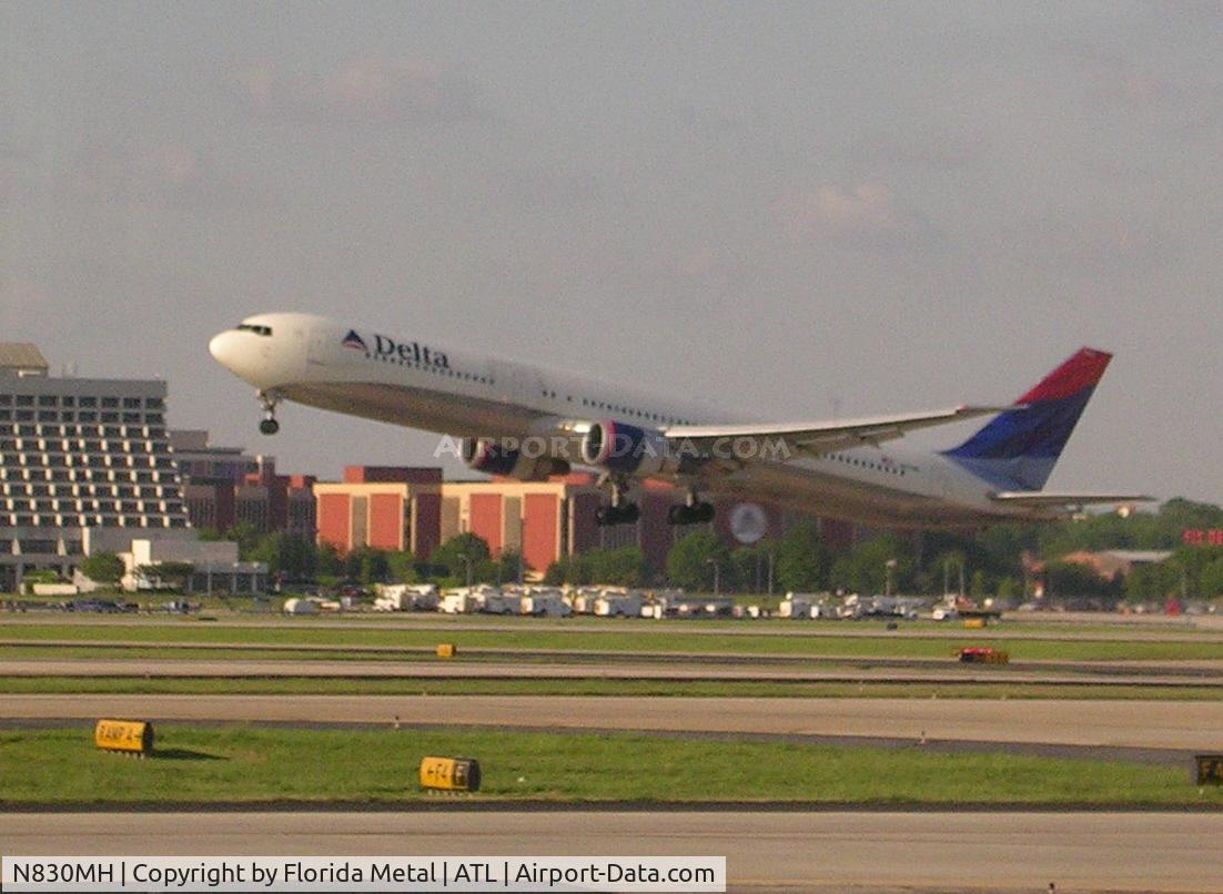 N830MH, 2000 Boeing 767-432/ER C/N 29701, 767-400
