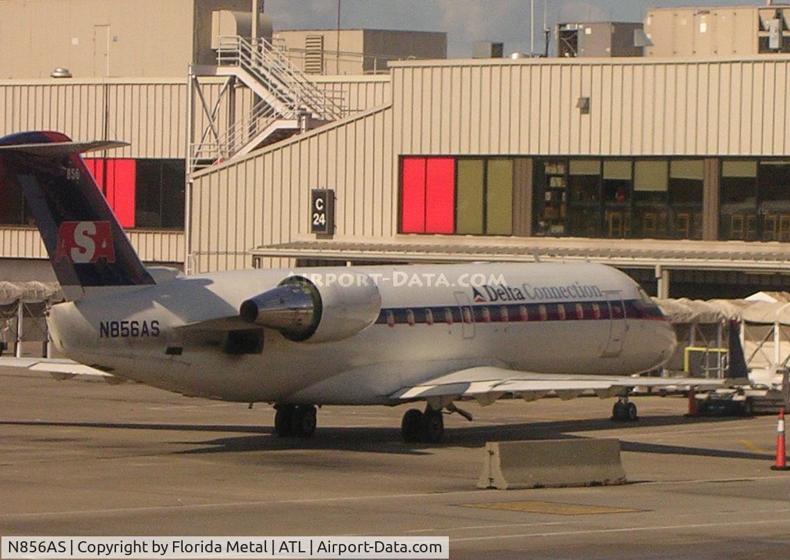 N856AS, 2000 Bombardier CRJ-200ER (CL-600-2B19) C/N 7404, Concourse C