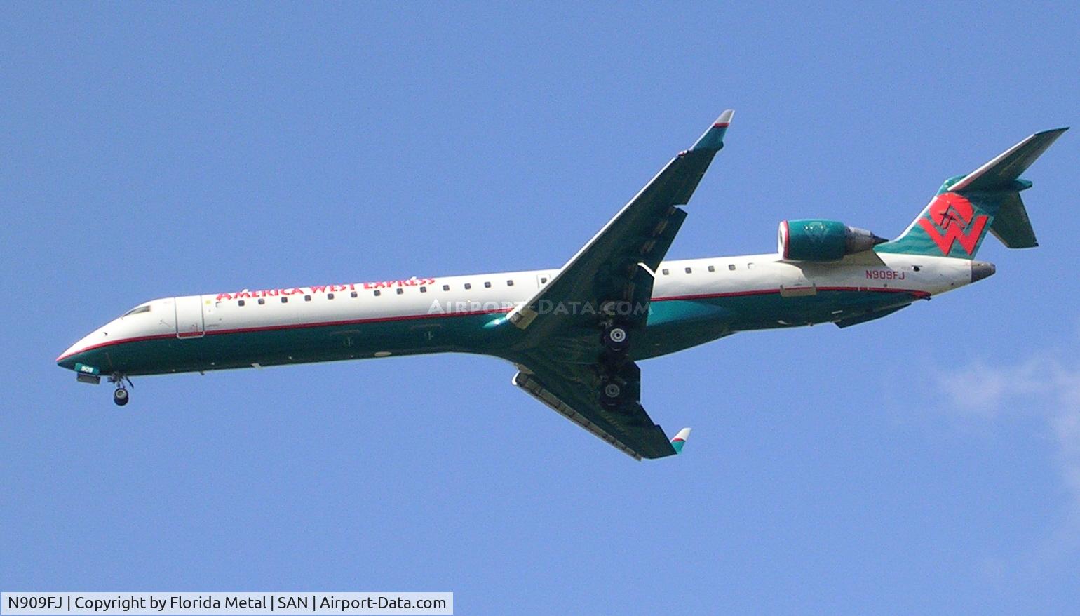 N909FJ, 2003 Bombardier CRJ-900ER (CL-600-2D24) C/N 15009, Balboa Park