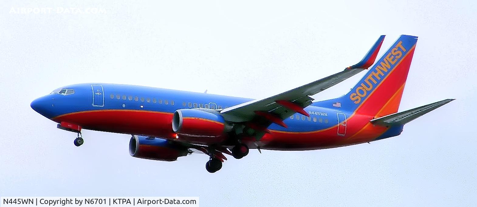 N445WN, 2003 Boeing 737-7H4 C/N 29841, TPA 36L Approach