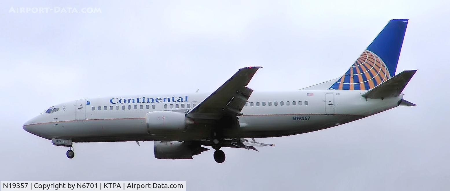 N19357, 1988 Boeing 737-3TO C/N 23841, TPA 36L Approach