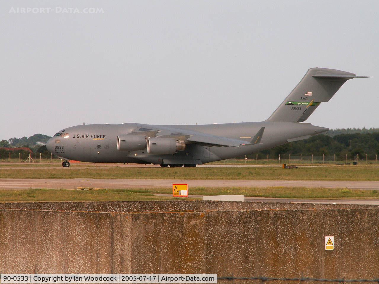 90-0533, 2000 McDonnell Douglas C-17A Globemaster III C/N P-8, C-17A/62 AW,at Mildenhall