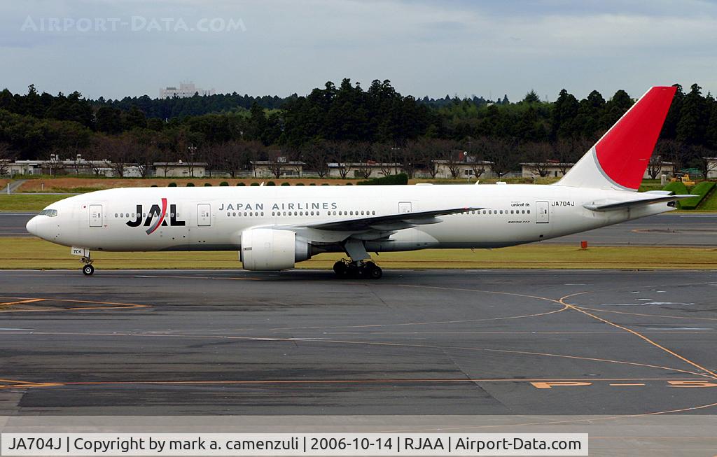JA704J, 2003 Boeing 777-246/ER C/N 32892, B.777