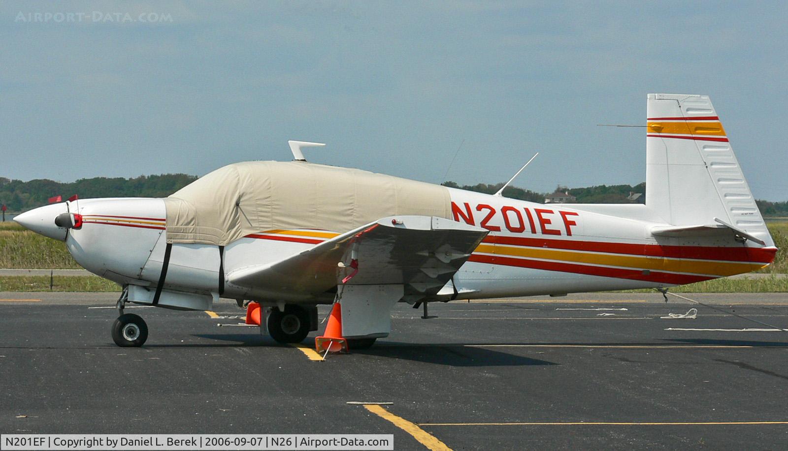 N201EF, 1977 Mooney M20J 201 C/N 24-0130, Nice plumage for the beach!