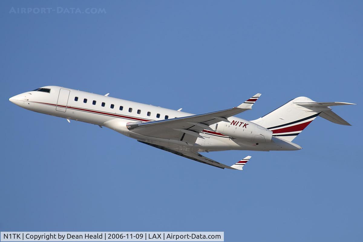N1TK, 1997 Bombardier BD-700-1A10 Global Express C/N 9004, Consolidated Charter Service N1TK climbing out from RWY 25R.