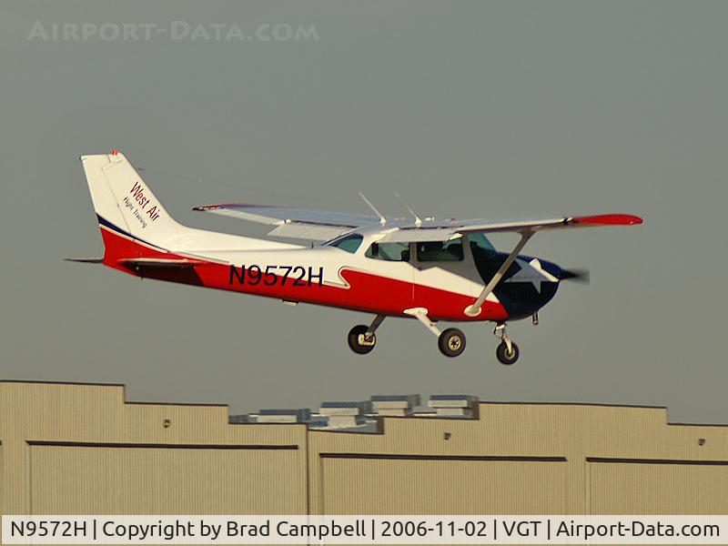 N9572H, 1975 Cessna 172M C/N 17266237, West Air Aviation - Giles Holding Co. / 1975 Cessna 172M - (Skyhawk)
