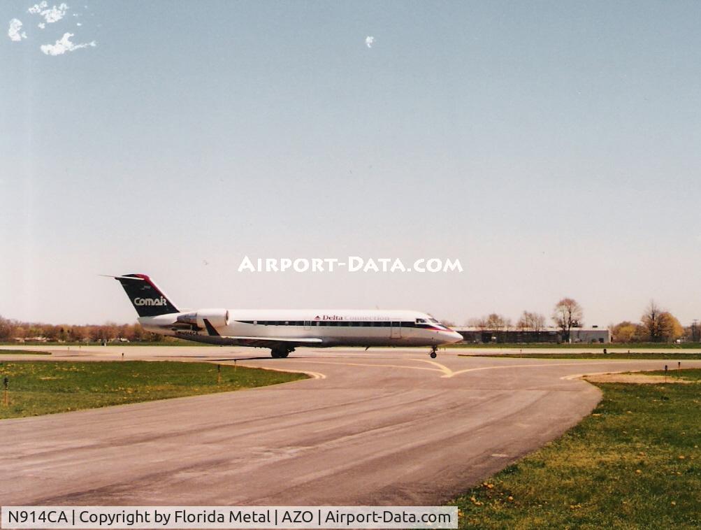N914CA, 1993 Canadair CRJ-100ER (CL-600-2B19) C/N 7012, At Kalamazoo in 1999