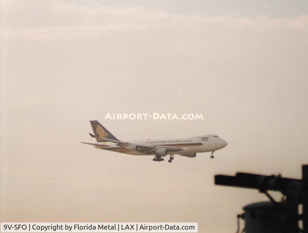 9V-SFO, 2004 Boeing 747-412F/SCD C/N 32900, Mega Ark landing at LAX