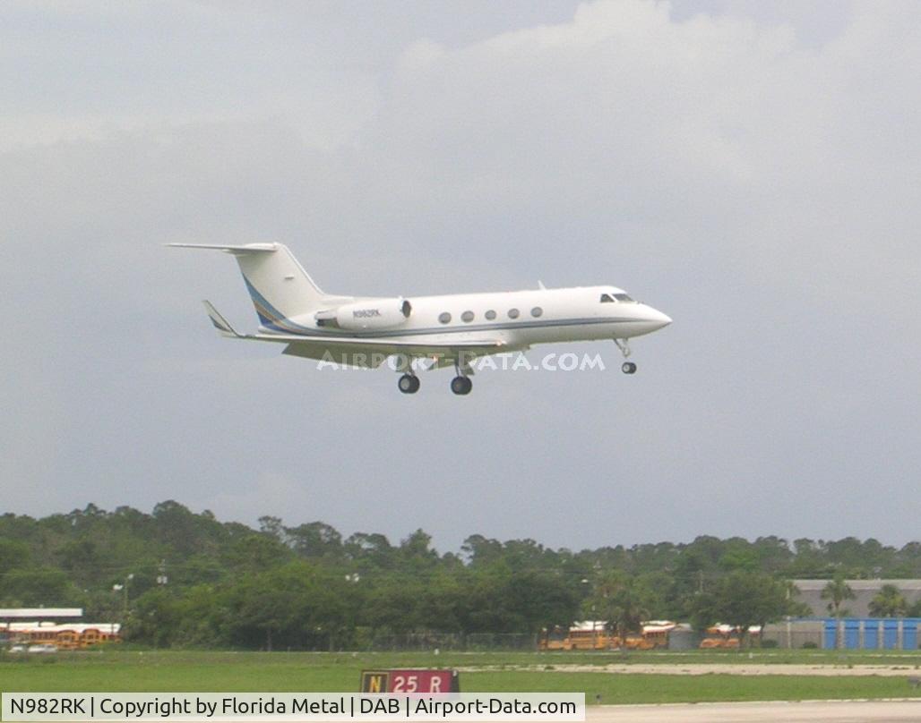 N982RK, 1980 Gulfstream American G-1159A Gulfstream III C/N 310, before Pepsi 400