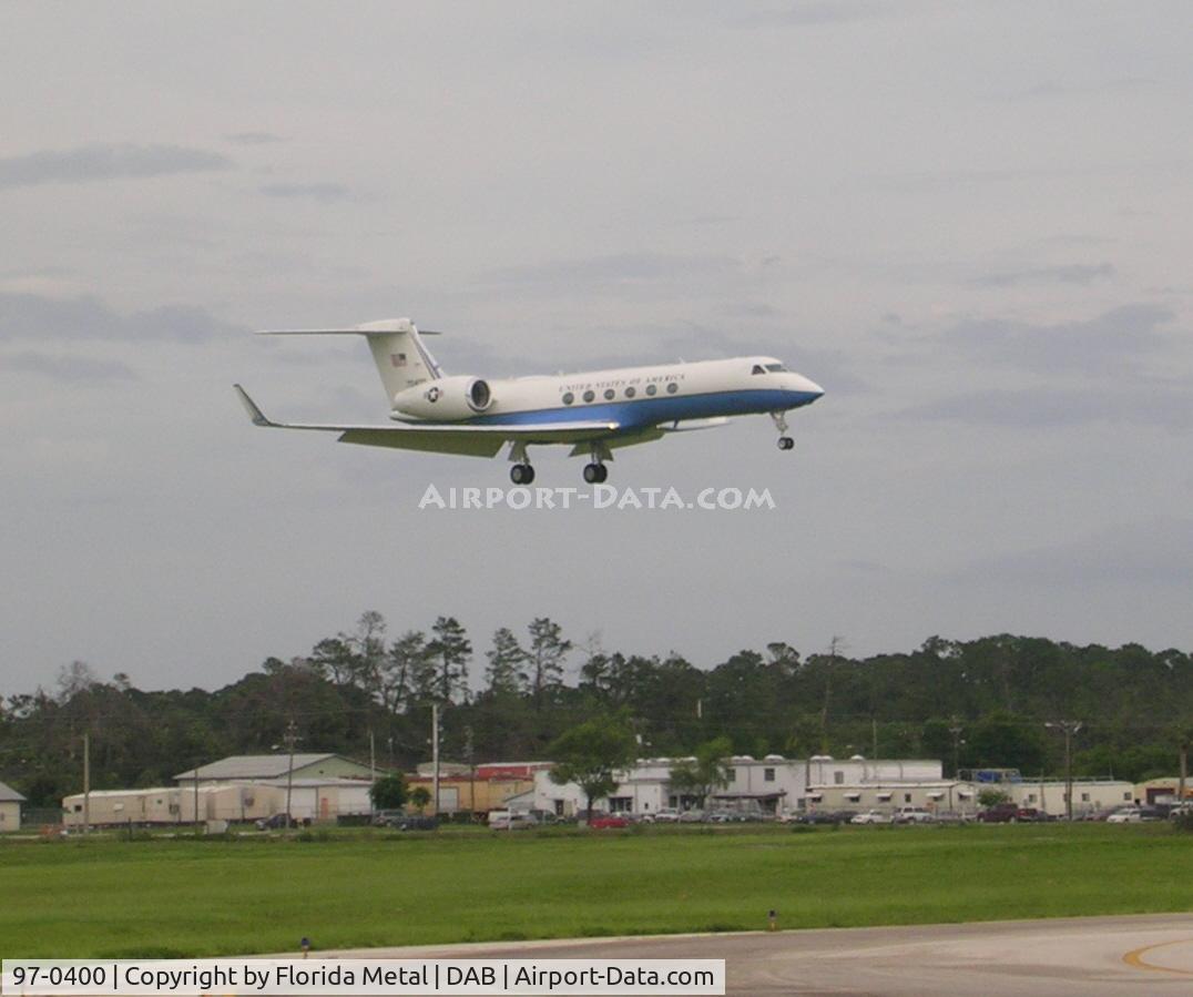 97-0400, 1997 Gulfstream Aerospace C-37A (Gulfstream V) C/N 521, Donald Rumsfeld attends the Pepsi 400 in 2005