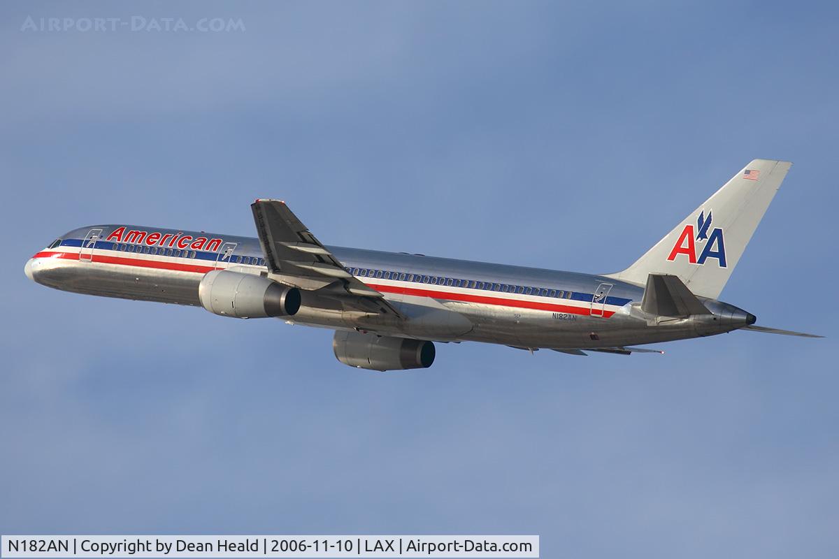 N182AN, 1999 Boeing 757-223 C/N 29592, American Airlines N182AN (FLT AAL164) climbing out from RWY 25R enroute to Newark/New York Liberty Int'l (KEWR).
