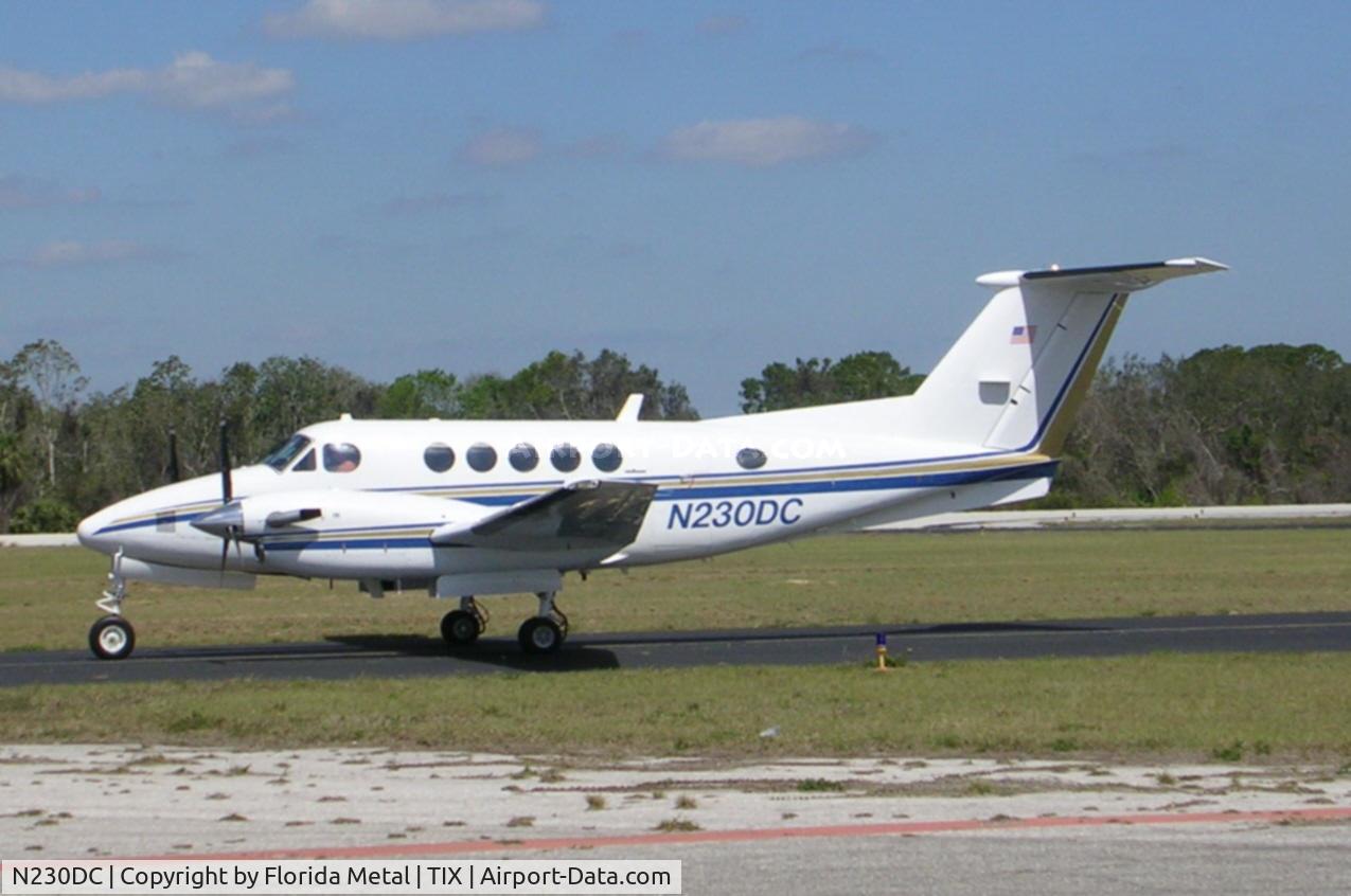 N230DC, 1986 Beech B200 King Air C/N BB-1256, At TIX