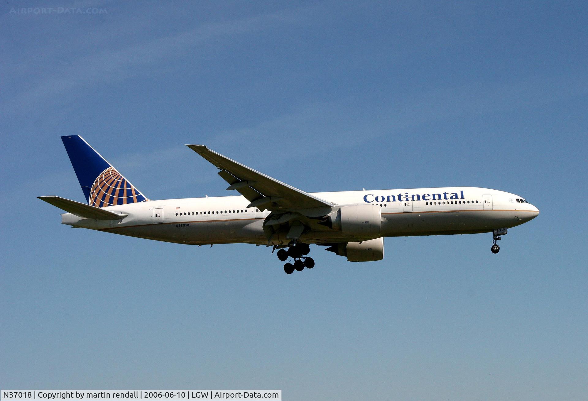 N37018, 2002 Boeing 777-224 C/N 31680, B777