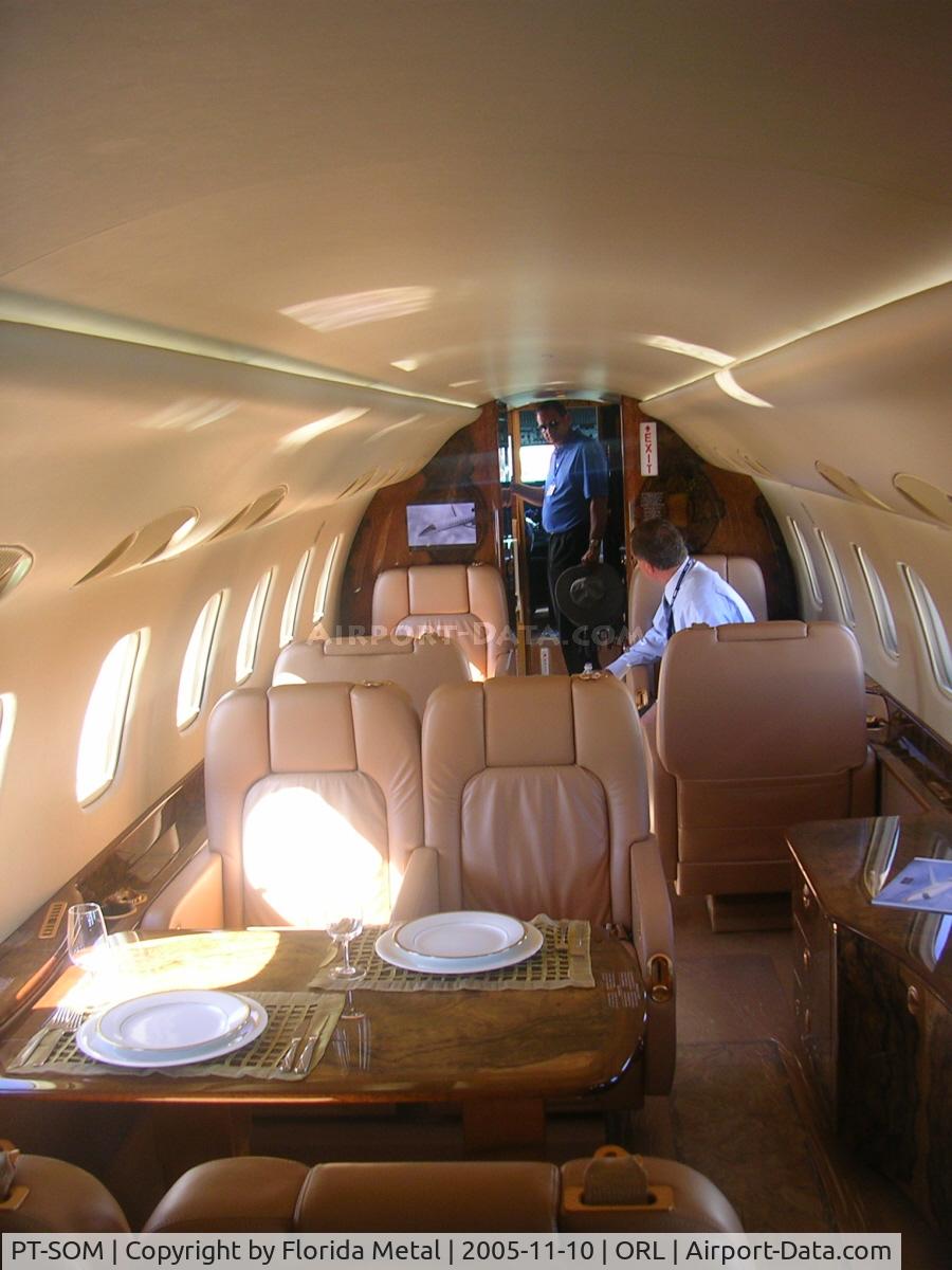 PT-SOM, Embraer EMB-135BJ Legacy C/N 14500916, Interior of Legacy