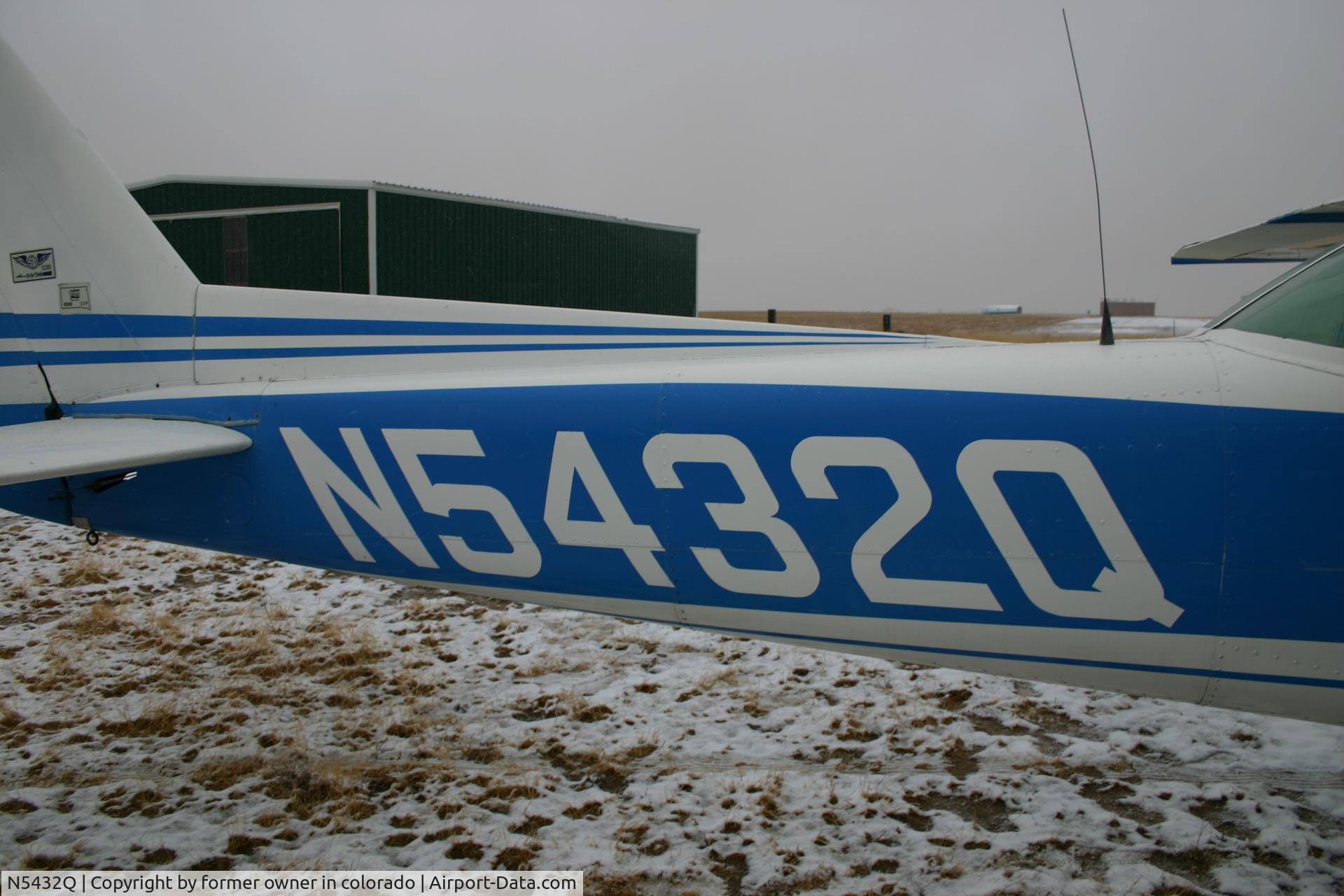 N5432Q, 1972 Cessna 150L C/N 15073332, tail of the plane