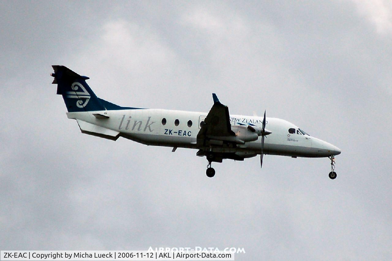 ZK-EAC, 2001 Raytheon 1900D C/N UE-426, On approach to Auckland