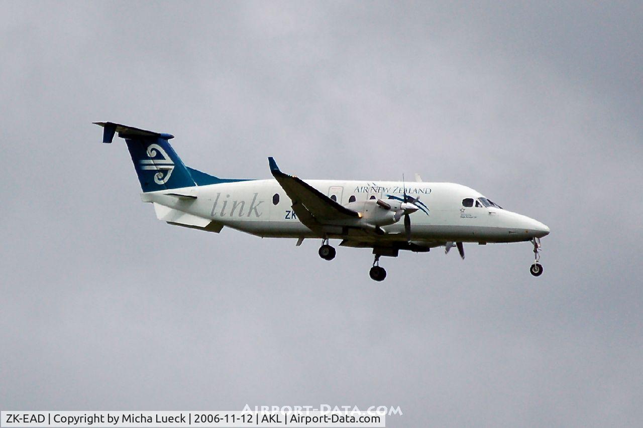 ZK-EAD, 2001 Beech 1900D C/N UE-427, On approach to Auckland