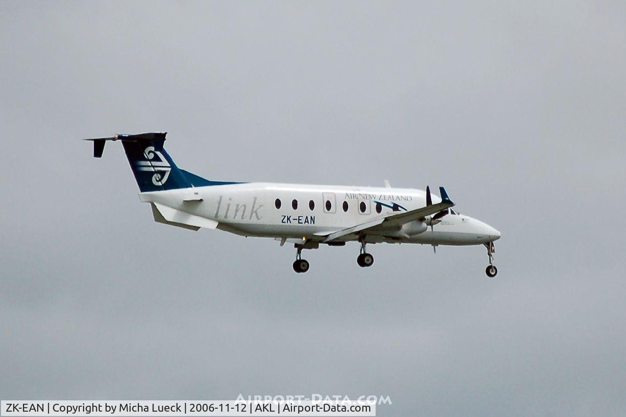 ZK-EAN, 2002 Raytheon Aircraft Company 1900D C/N UE-437, Moments before touch-down